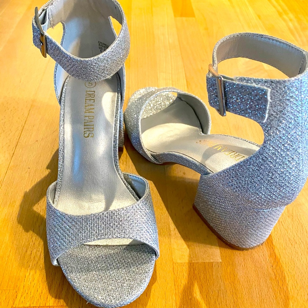 Dream Pairs Women’s / Girls Silver Glittery Chunky Heel size 5